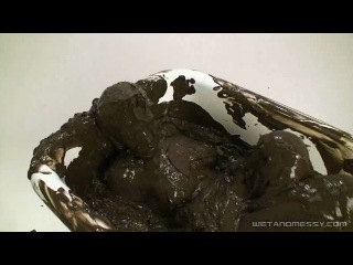 liz nude mud bath